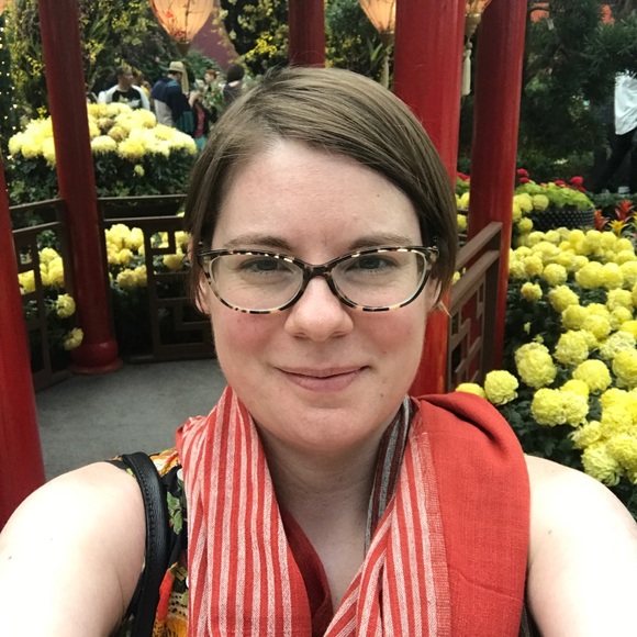 Meet your Posher, Julie - Picture 1 of 1